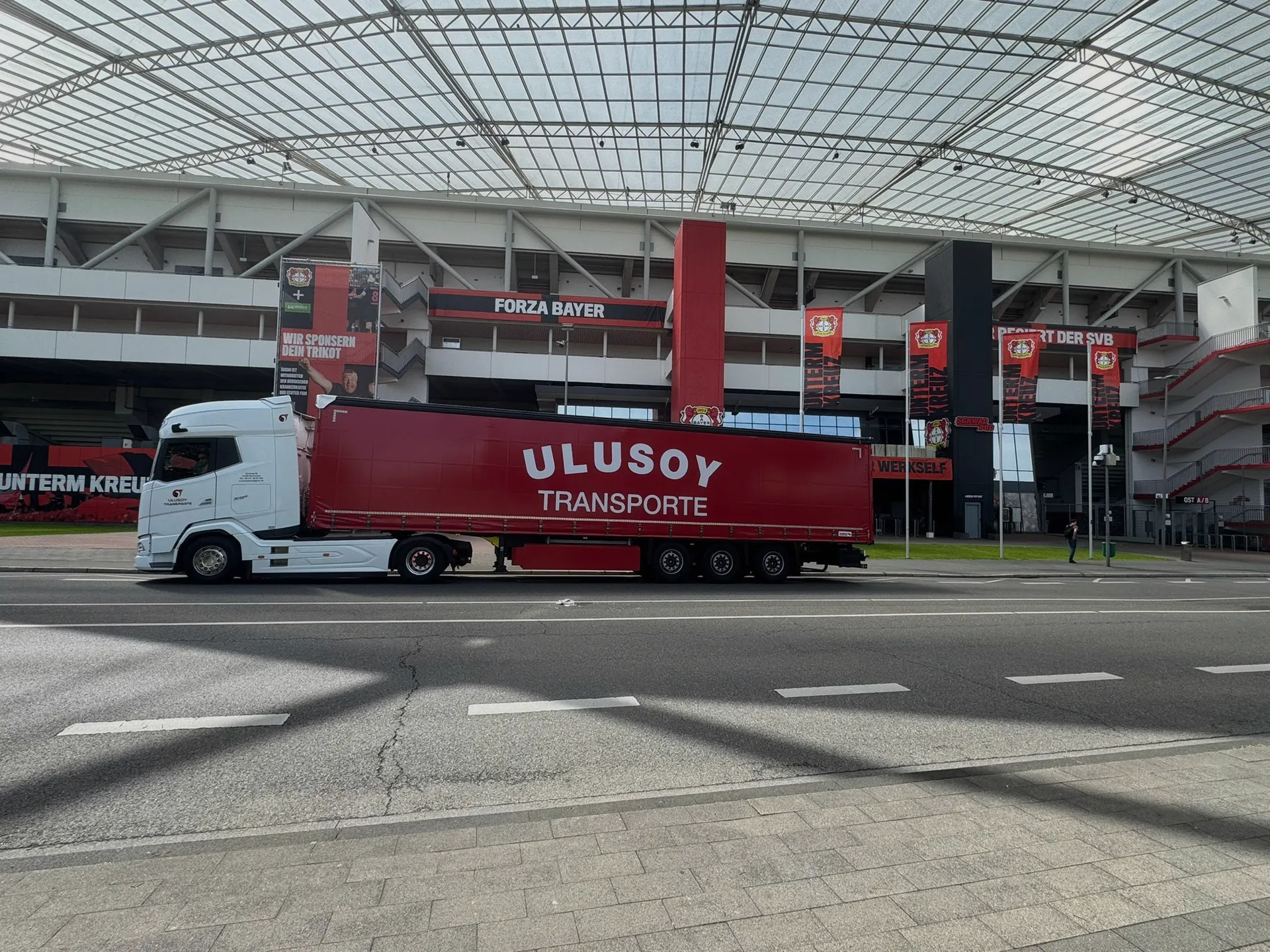 Ulusoy Sattelzug im Transporteinsatz